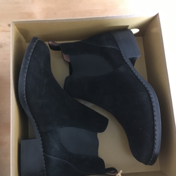 Gentle Souls black suede BINX ankle boot (8.5) - Picture 8 of 11